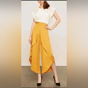 BCBG MaxAzaria Yellow/Gold Pants "Dating Around" show.